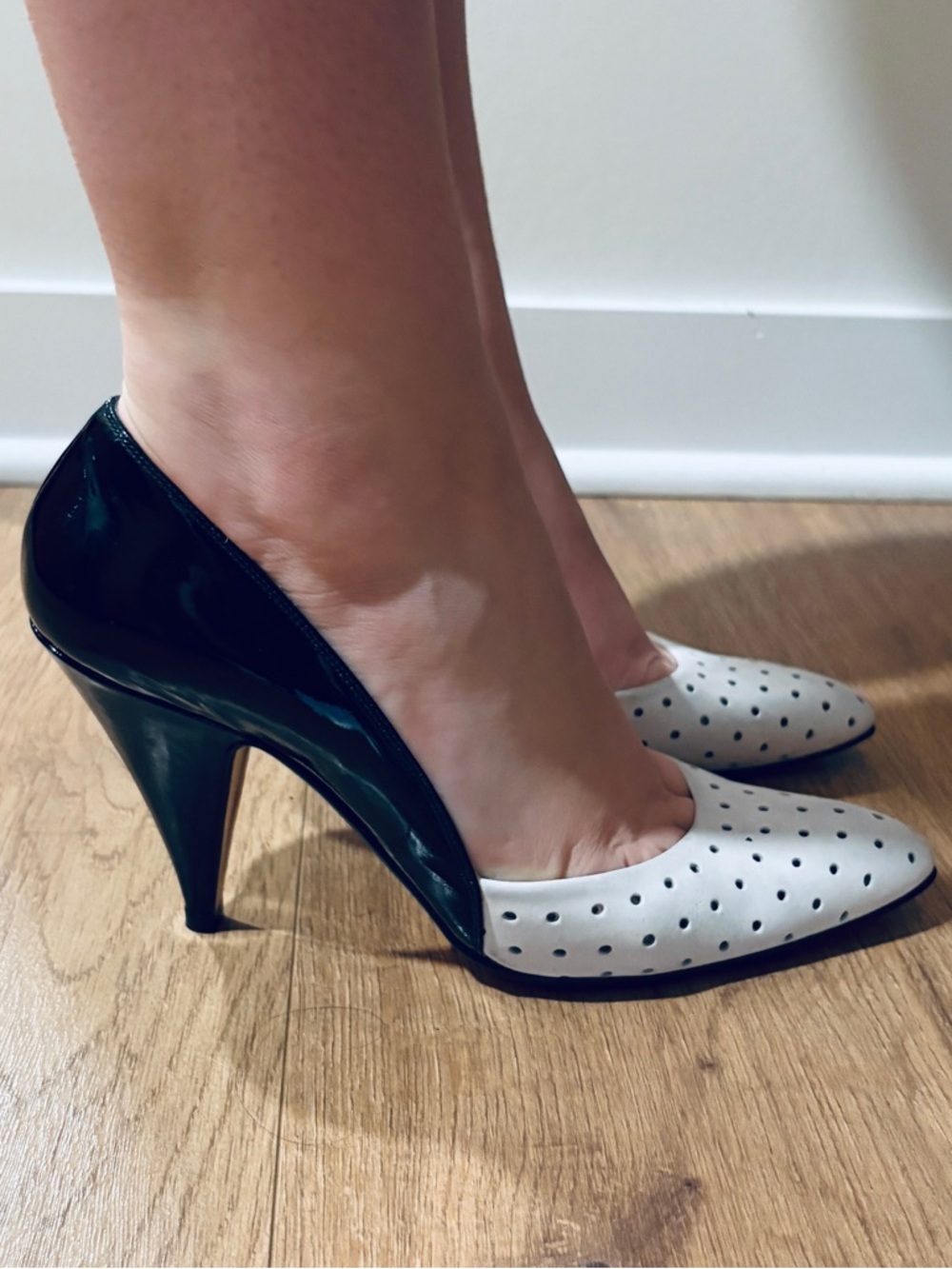Walter Steiger Vintage Black and White Perforated Pointed-Toe Heels - Picture 6 of 6